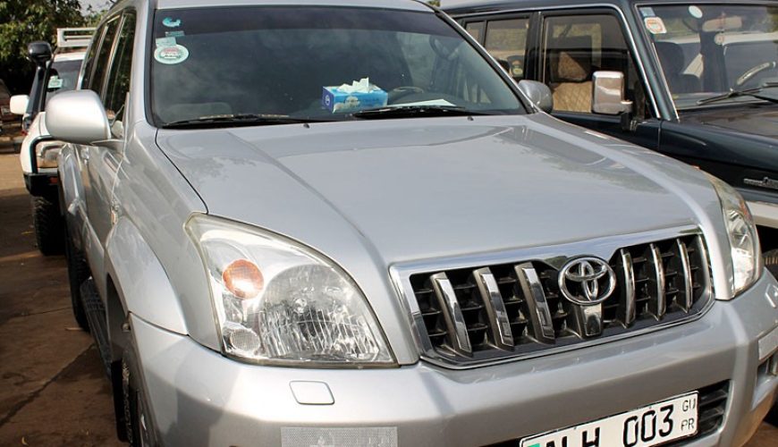 Silver Prado 2004