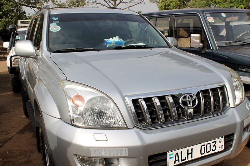 Silver Prado 2004